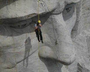 MOUNT RUSHMORE NATIONAL MEMORIAL